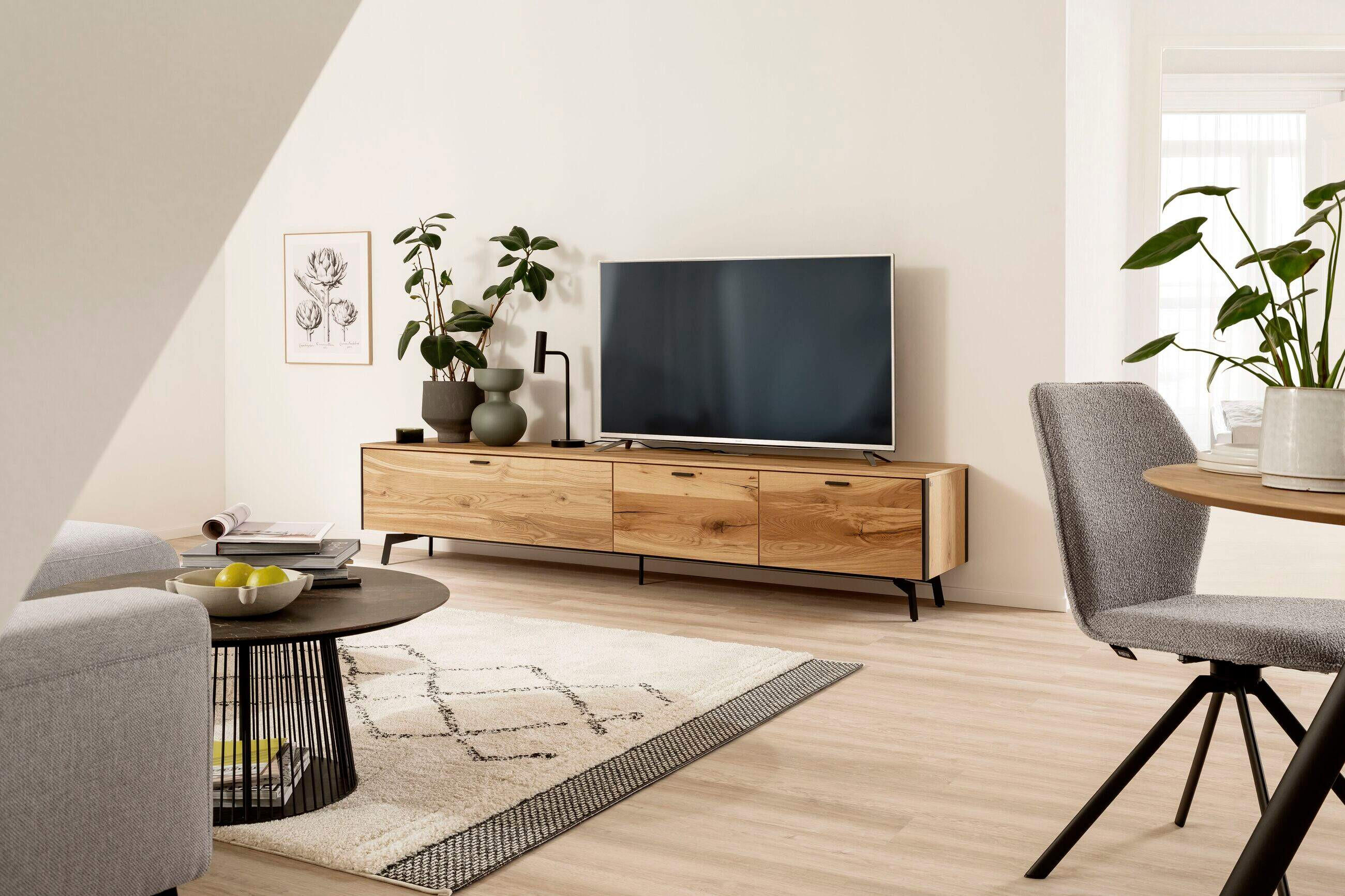 geschlossene TV-Kommode