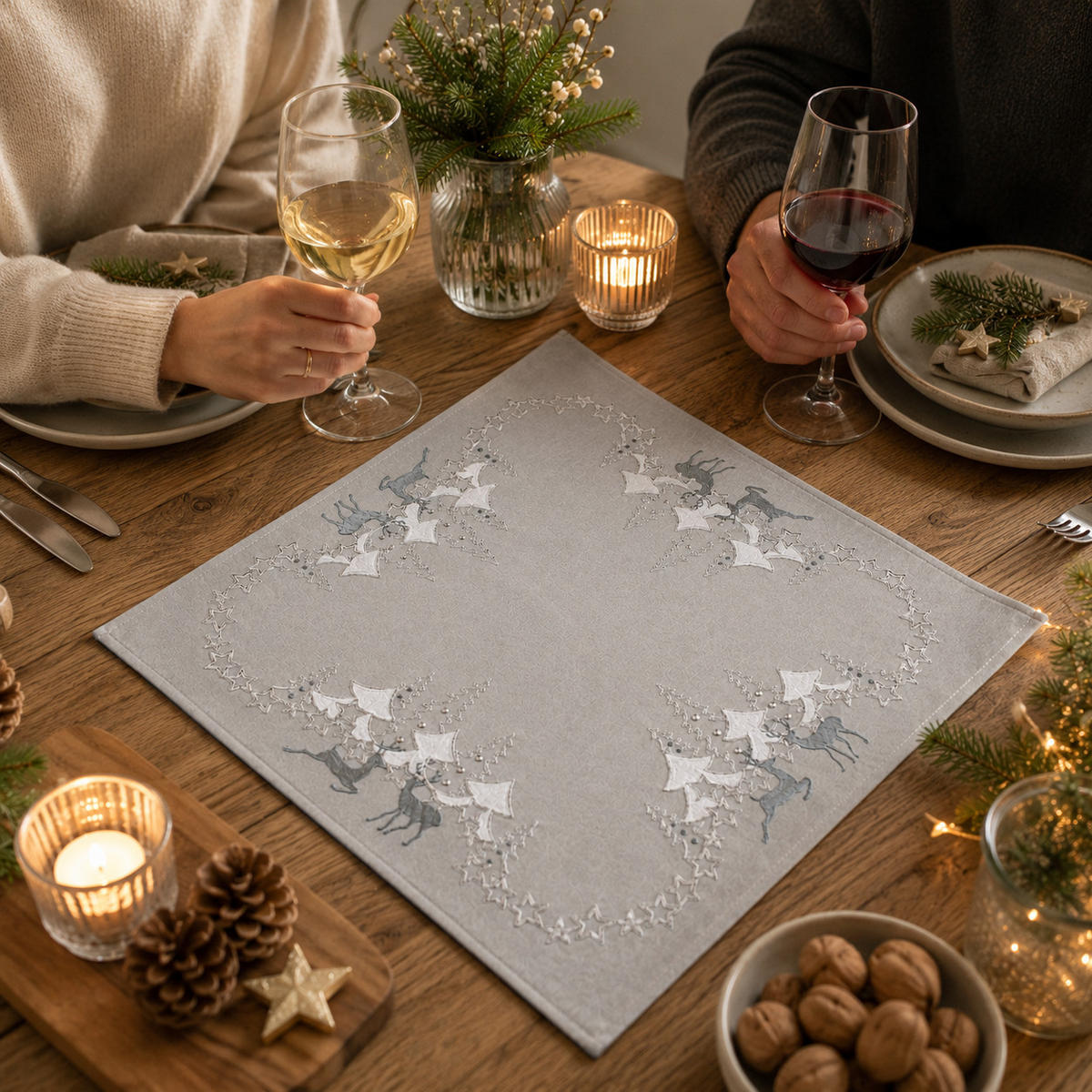 TISCHDECKE 85/85 cm Natur Hirsch Weihnachten - Naturfarben/Weiß, Textil (85/85cm) - TiborTex