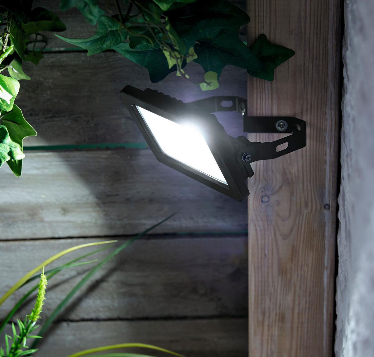 LED-STRAHLER - 15W mit 1500 Lumen, IP65 wasserdicht für Außenbereich, Schwarz, 2er-Set - Schwarz, Metall (12.9/9.3/4.2cm) - Northpoint