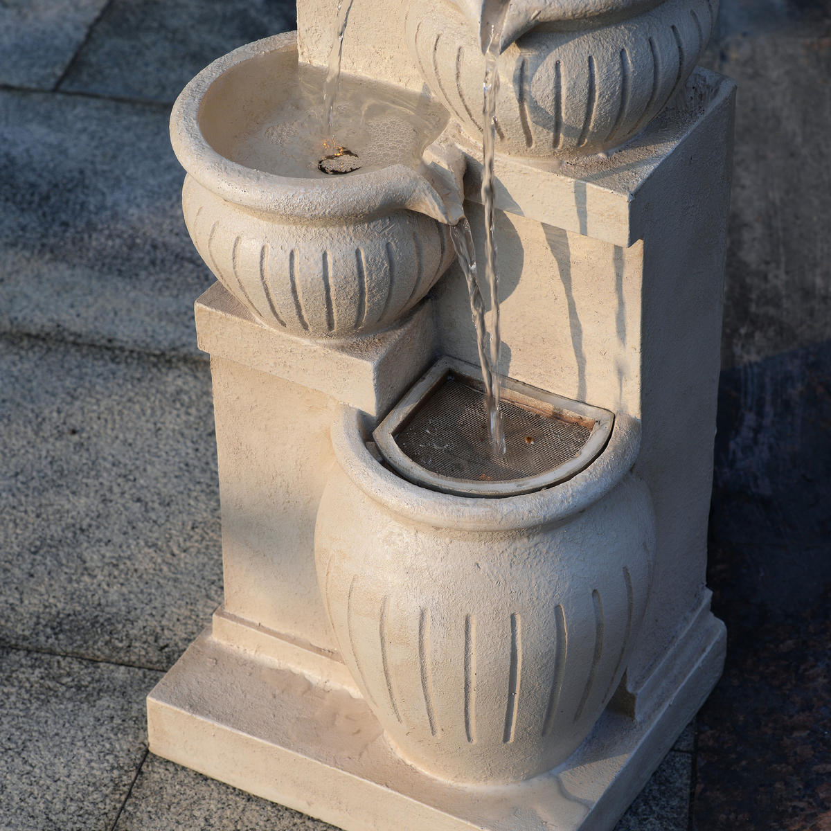 SOLAR-GARTENBRUNNEN 4-stufig natur - Beige, Kunststoff (29/24/72cm) - Teamson Home