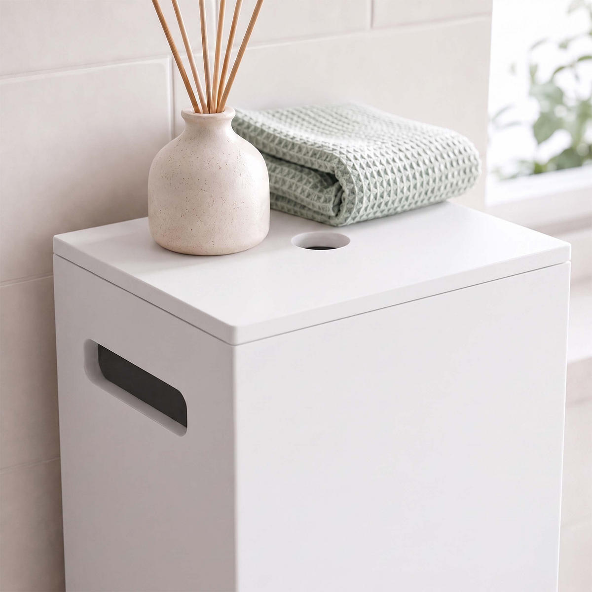 SUPORT Alb pentru hârtie igienică 8 role MDF - alb, compozit lemnos (25/50/14cm) - Relaxdays