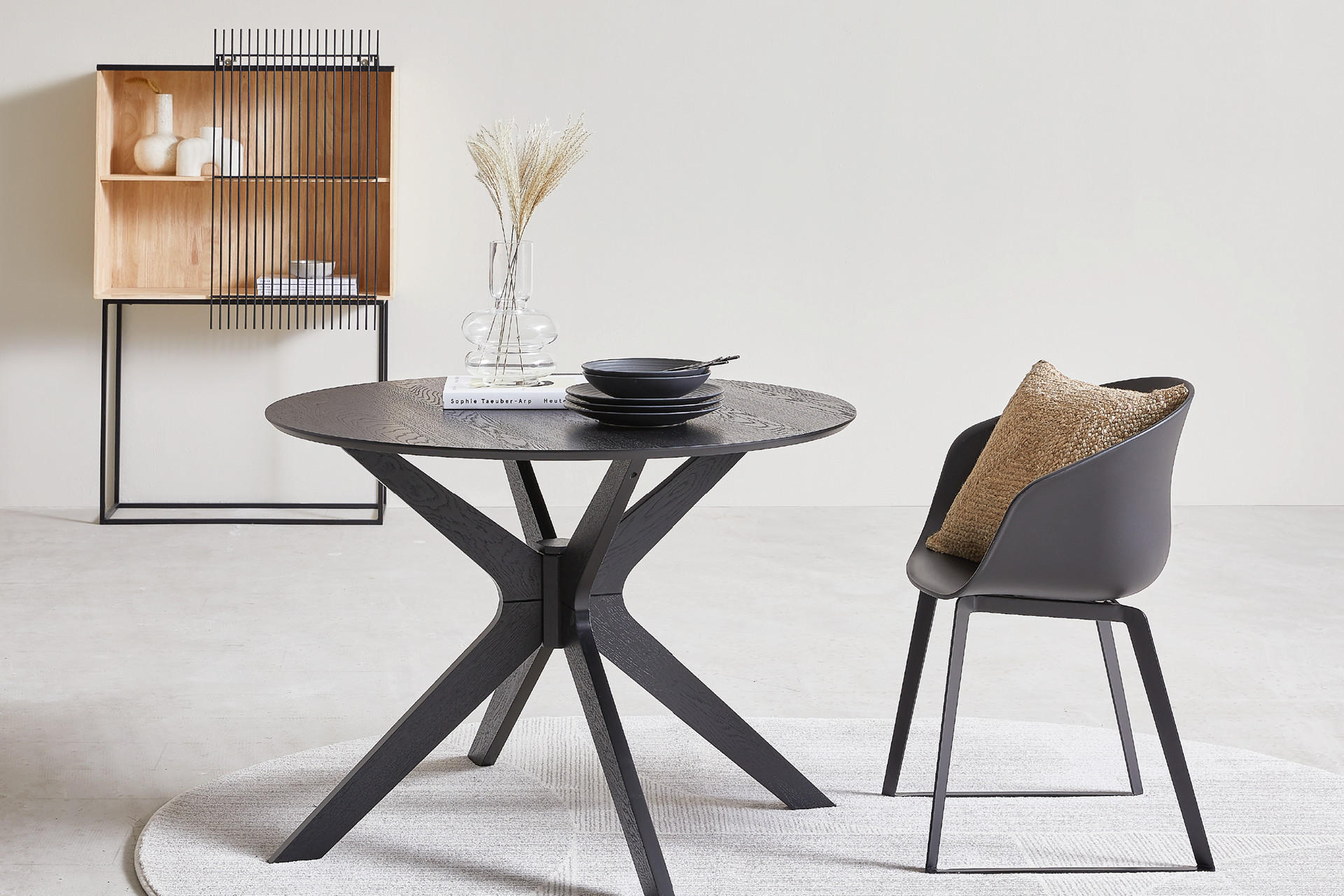 Pure Shape - Esszimmer- Runder Tische mit Sessel