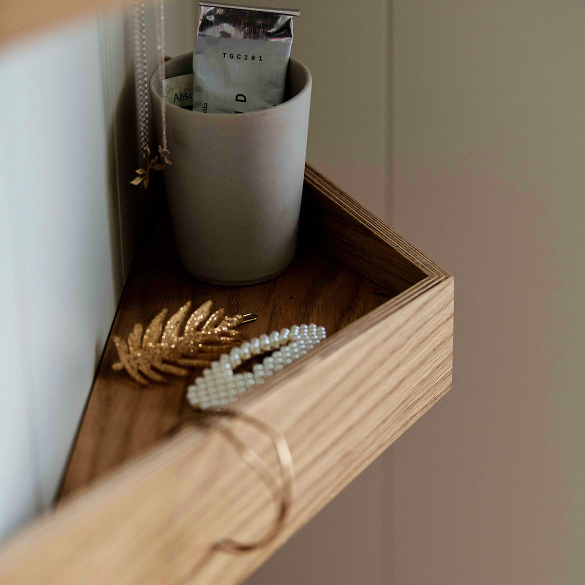 WANDREGAL Pelikan mit Haken groß - Eichefarben, Holz (57/10/15cm) - Woodendot