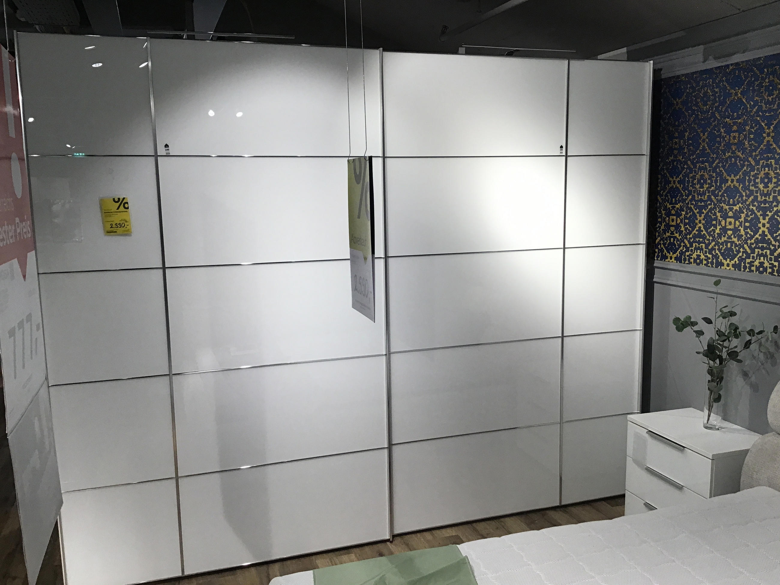 Schwebetürschrank Granada mit Kommode und Nako - Dieter Knoll