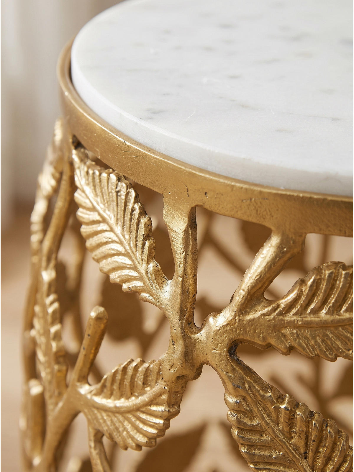 BEISTELLTISCH ALASSIO, Marmor, handgefertigt, Gold-Weiß, Ø 40 x 46 cm - Goldfarben, Stein/Metall (40/40/46cm) - KADIMA DESIGN