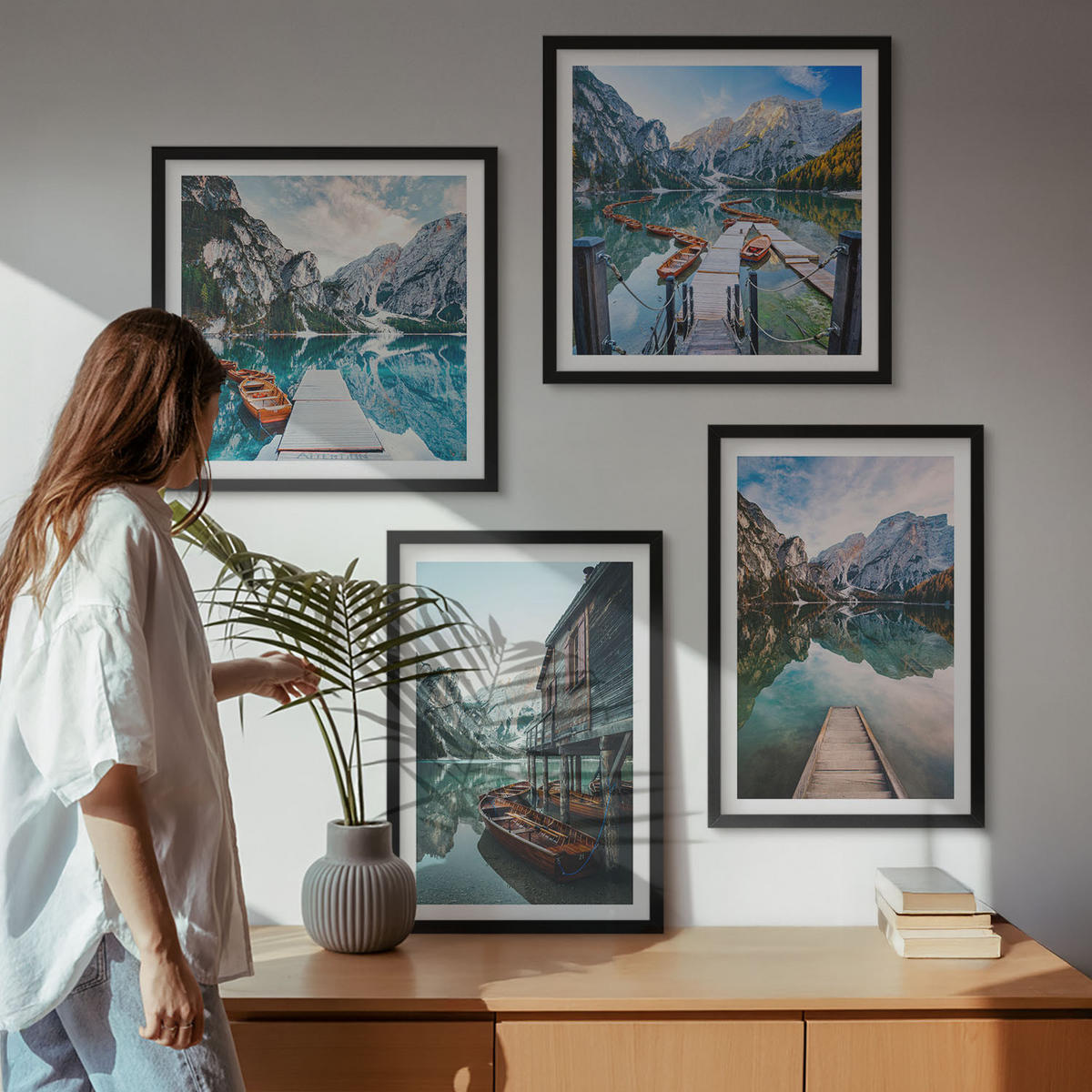 BILDER SET 4er Set - 50x50 cm & 40x60 cm Schwarzer Rahmen - See Berge Holzboote - Schwarz, Kunststoff (50/50cm) - TULUP