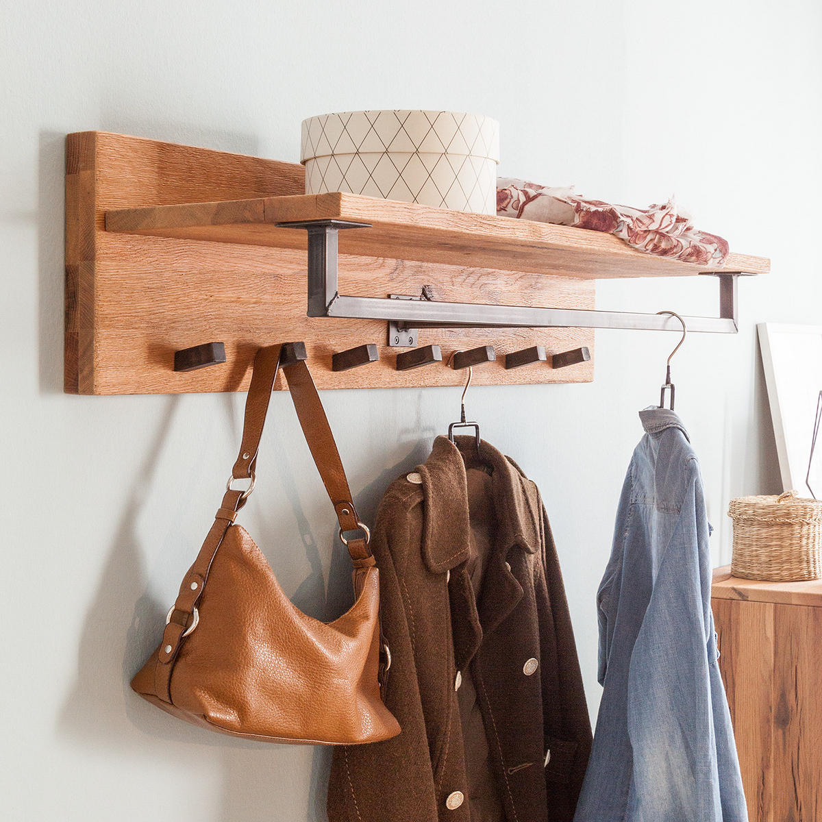 WANDGARDEROBE - Wildeiche massiv - Eichefarben, Holz/Metall (100/24/30cm) - home24