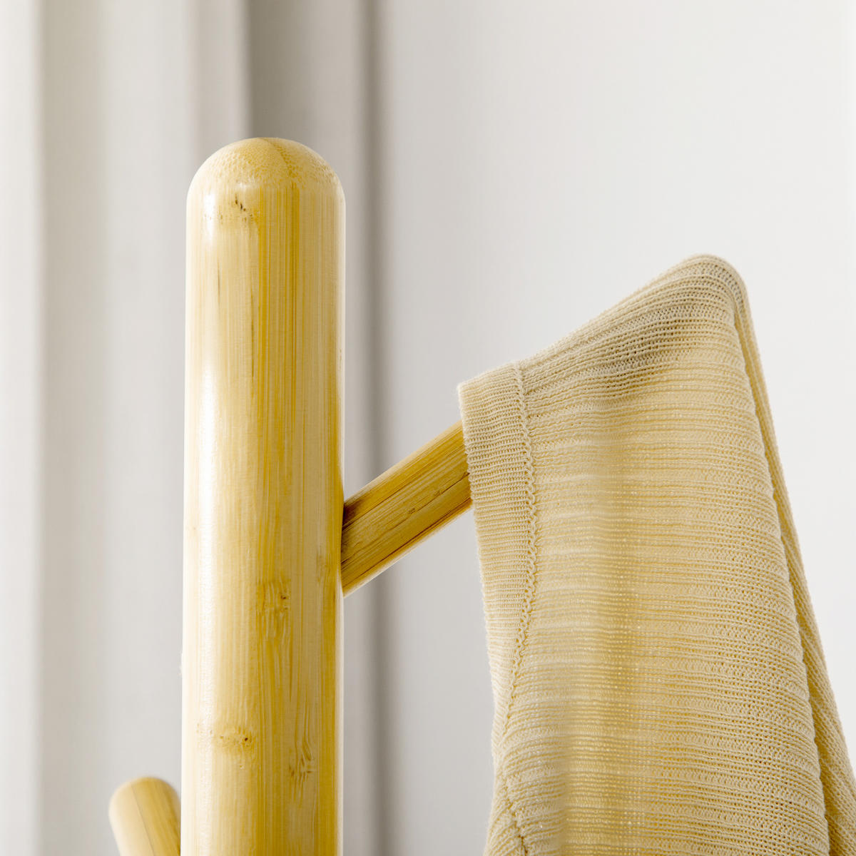 KLEIDERSTÄNDER DE-17164 8 Haken, skandinavisches Bambus-Design Natur - Weiß, Naturmaterialien (37.8/175.6/37.8cm) - ComfortXL
