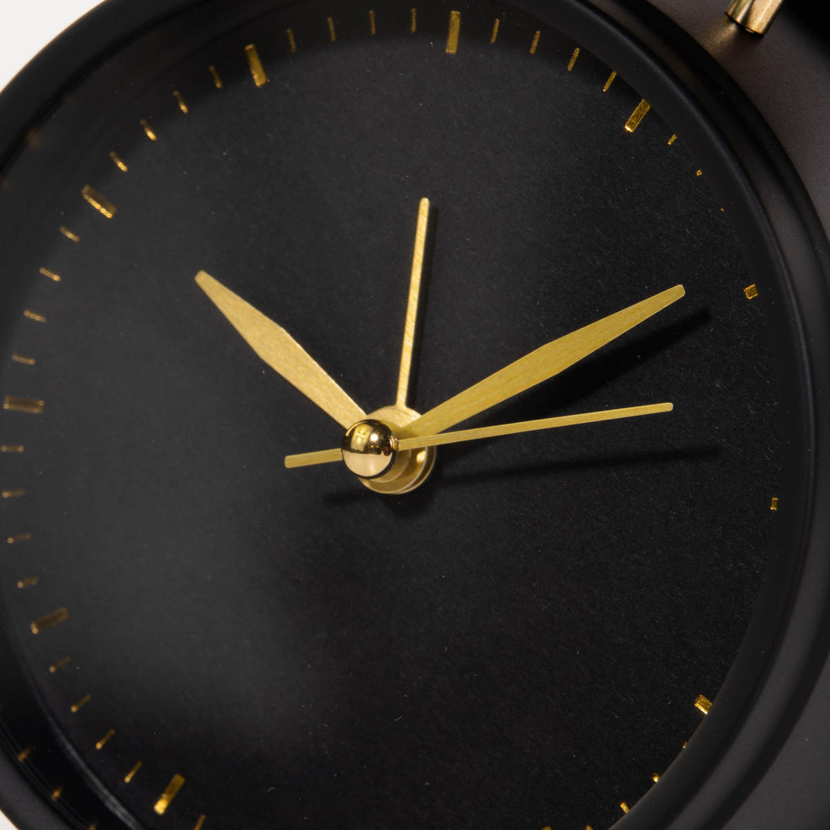 WECKER mit goldenen Uhrzeigern 12/6/18 cm - Schwarz, Kunststoff (6/18/12cm) - Home Styling Collection