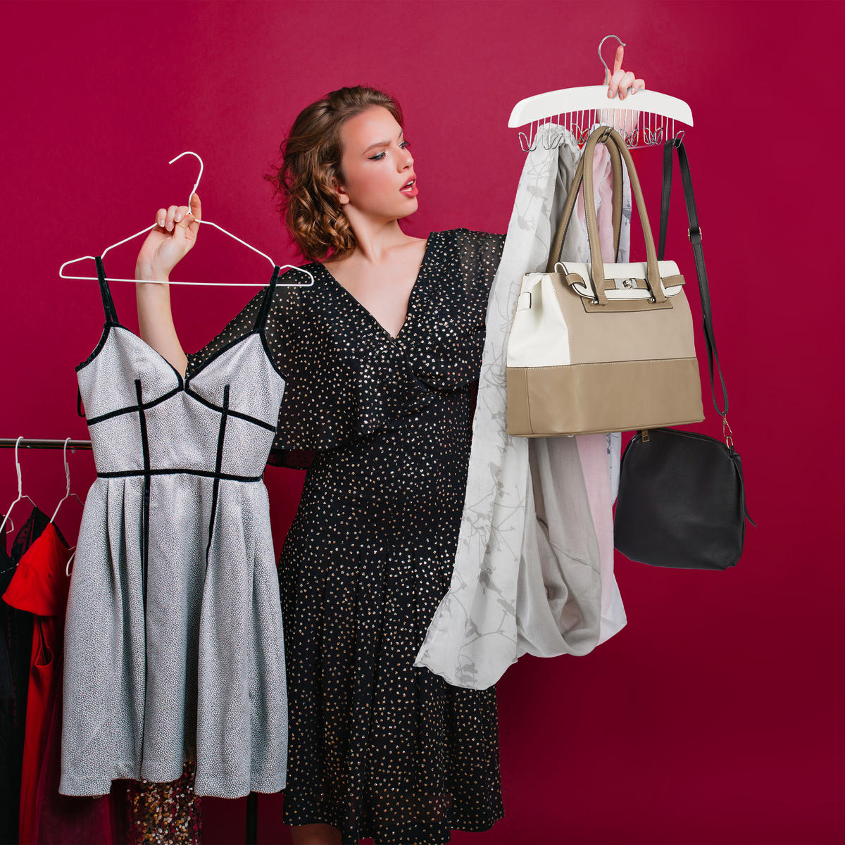 DRŽIAK pásu - biela, kov/drevo (43/17.5/5.5cm) - Relaxdays