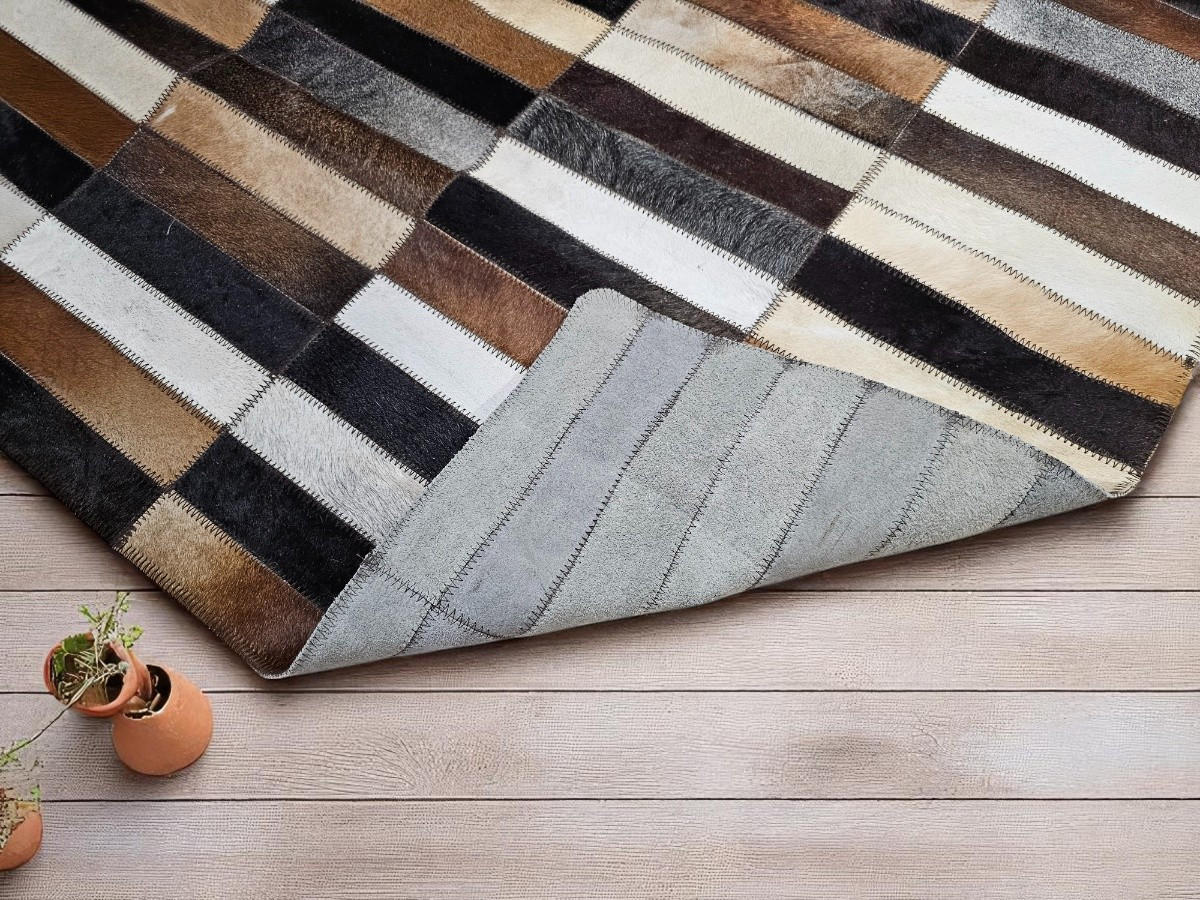 TEPPICH Patchwork Kuhfell Rechteckmuster handgefertigt 97/148 cm - Creme/Schwarz, Fell (97/148cm) - Provellus