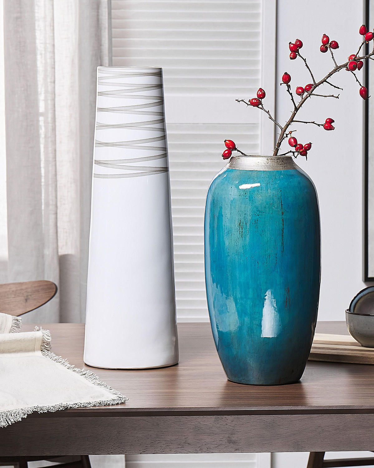 DEKOVASE Terrakotta weiß Tarragona - Weiß, Stein (57cm) - Beliani