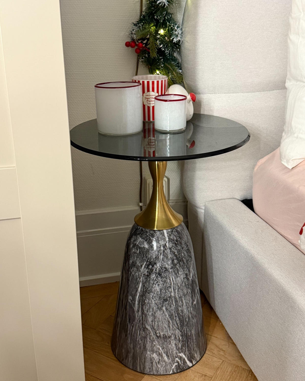 PŘÍSTAVNÝ STOLEK Bezpečnostní sklo Šedý Mramor Carter - šedá, kov (40/40/55cm) - Beliani