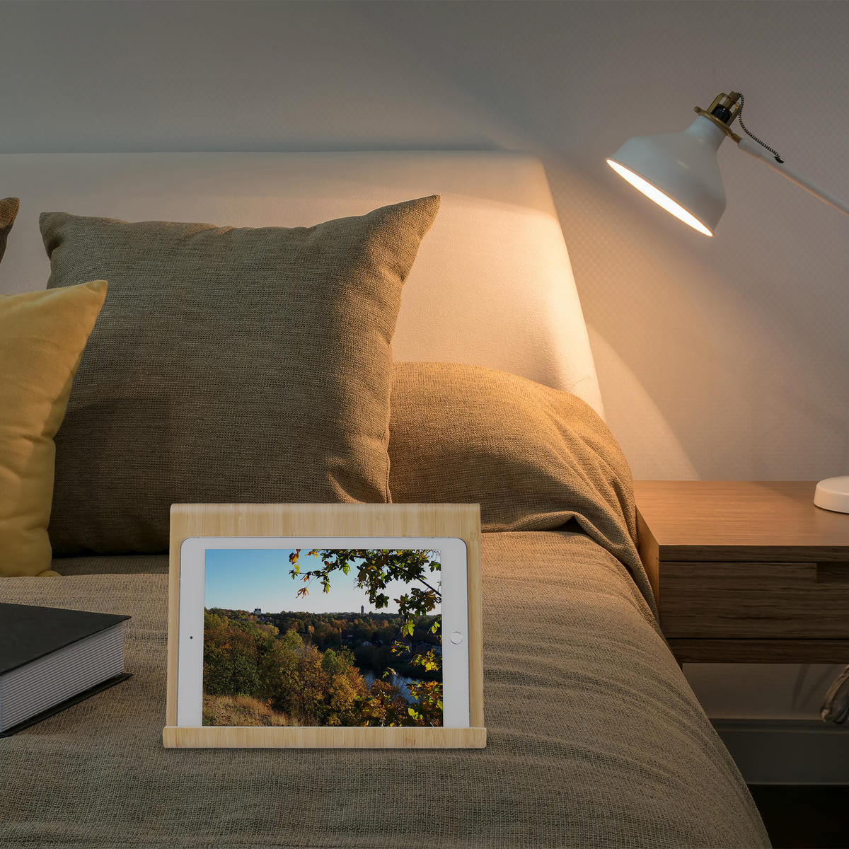 TABLETSTÄNDER - Hellbraun, Holz (15.5/26/17cm) - Relaxdays