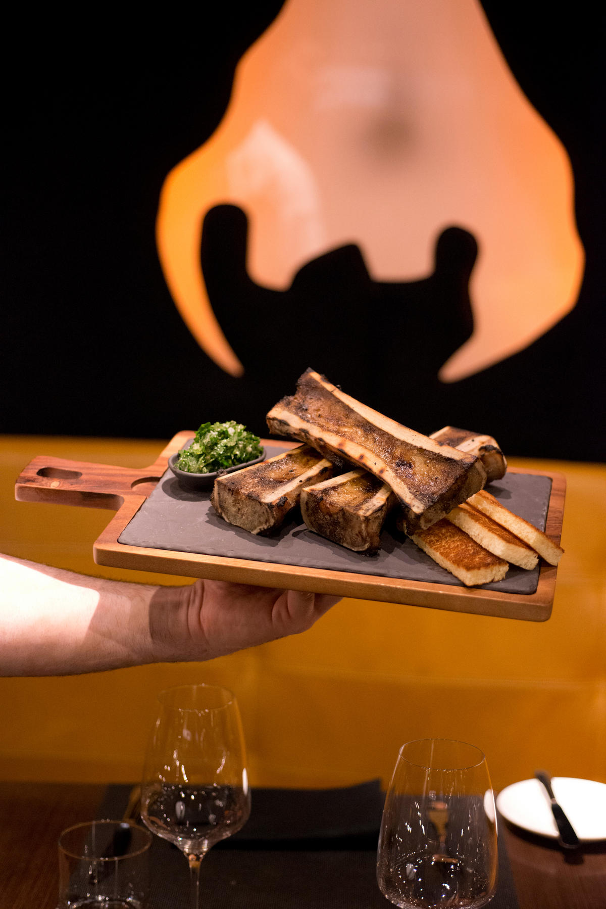 HOLZTABLETT Akazie 43 x 23 cm, RECHTECKIG FÜR STEAKPLATTE 30 x 20 cm - Braun, Keramik (23/1.5/43cm) - Revol Porcelaine France