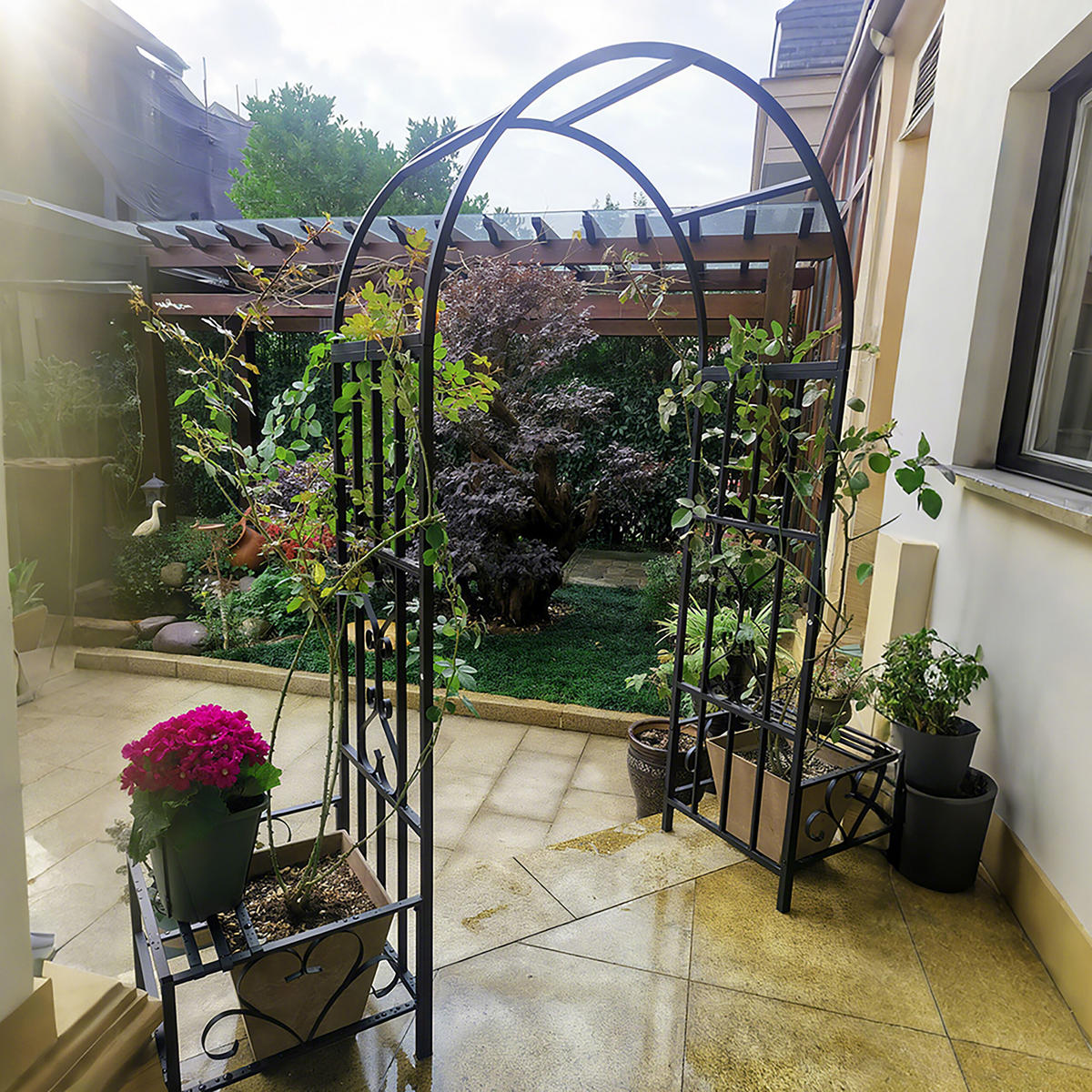 OBLÚK ruží - čierna, kov (216/206/216cm) - Relaxdays