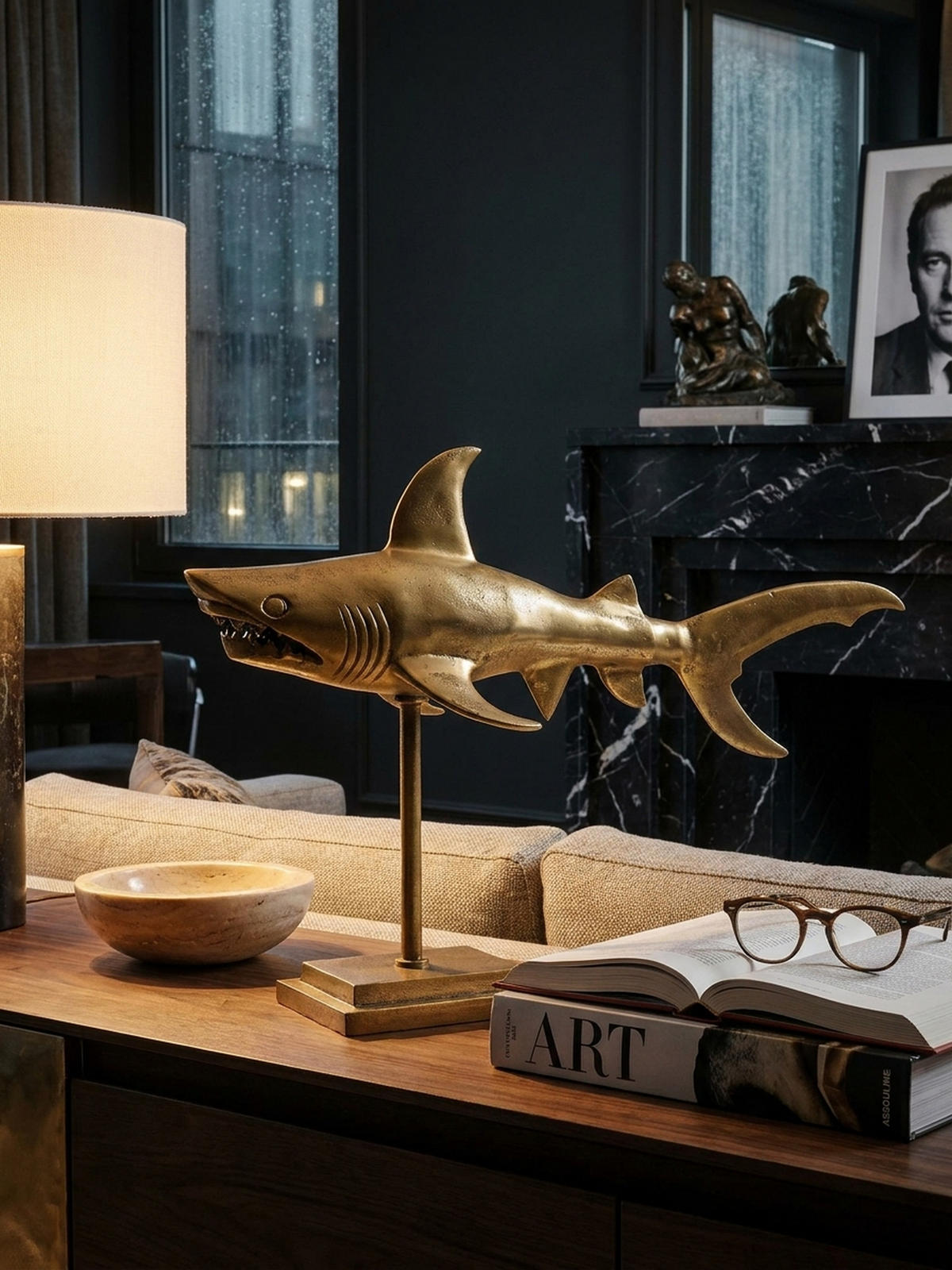DEKOFIGUR Hai Aluminium 70 cm mit Sockel im maritimen Stil, Gold 70x27x49 cm - Goldfarben, Metall (70/49/27cm) - KADIMA DESIGN