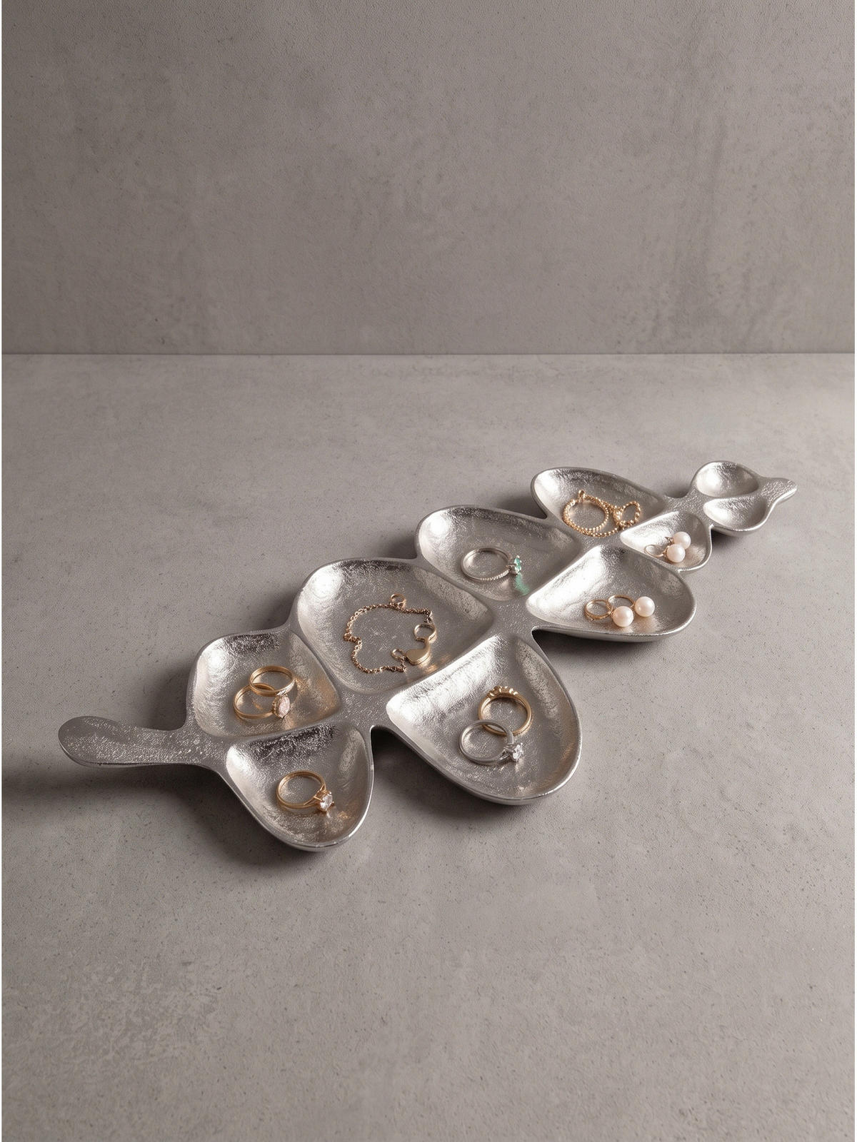 DEKOSCHALE NUMANA, Aluminium, handgefertigt, Silber, 60,5 x 17,5 x 3 cm - Silberfarben, Metall (3cm) - KADIMA DESIGN