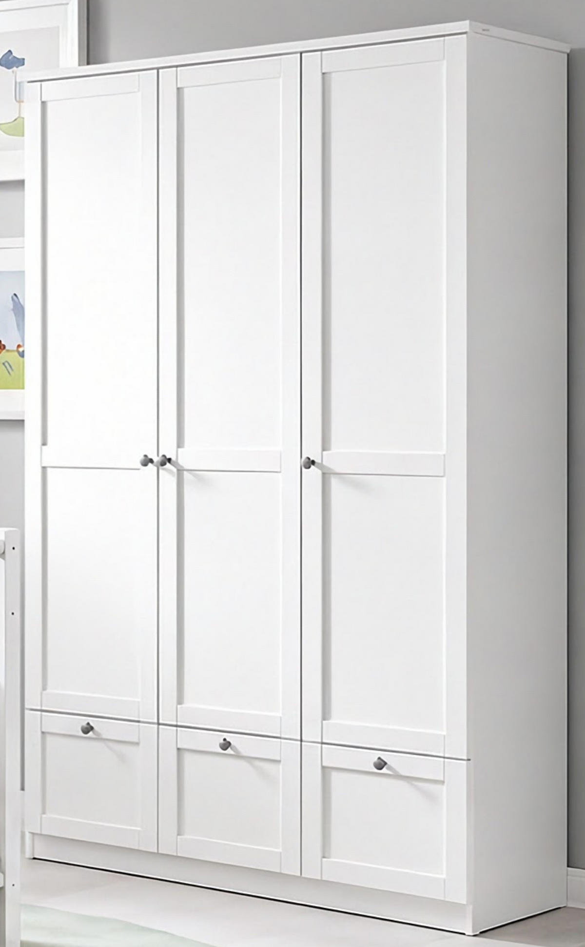 BABYZIMMER-SET 3-tlg.: Babybett & Wickelkommode & Kleiderschrank 3-türig mit Schubladen B135/H200/T58 cm, Soft-Close, Landhausstil Weiß / 22804 - Silberfarben/Weiß, Holzwerkstoff/Metall (76/83/146cm) - luma-home