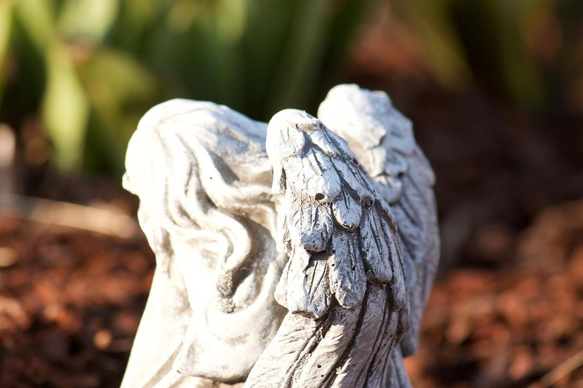 STEINFIGUR Engel auf Sockel, mit Inschrift frostfest Steinguss - Grau, Stein (8/12/8cm) - stoneandstyle