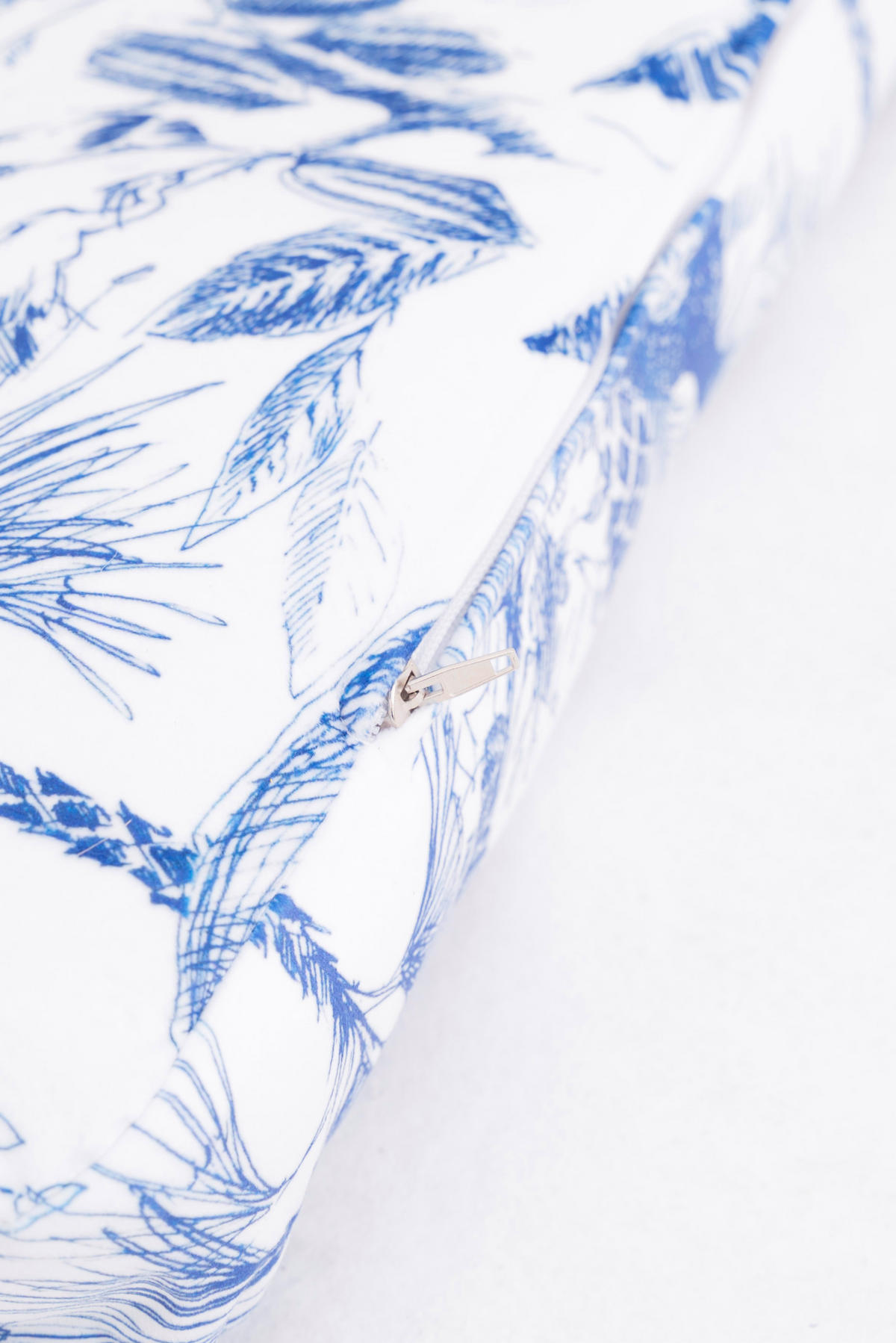 KOPFTEIL aus Samt und Schaumstoff mit Safari-Muster in Blau und Weiß VELVET - Blau, Textil (160/60/8cm) - RNT By Really Nice Things