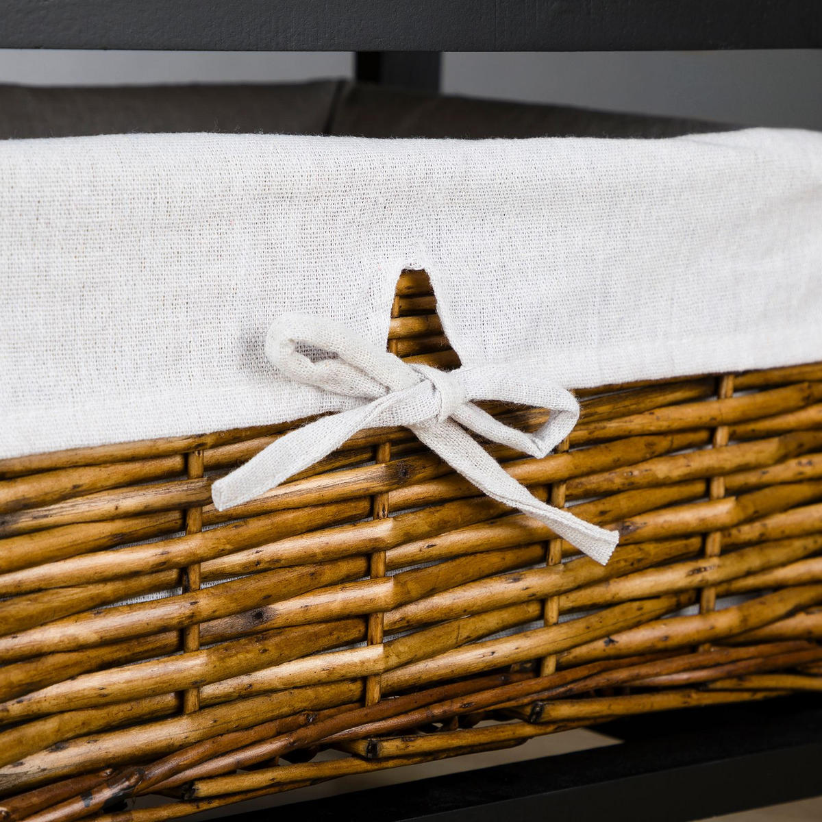 NACHTTISCH AKURE - Schwarz, Holz (50/46/31cm) - IDIMEX