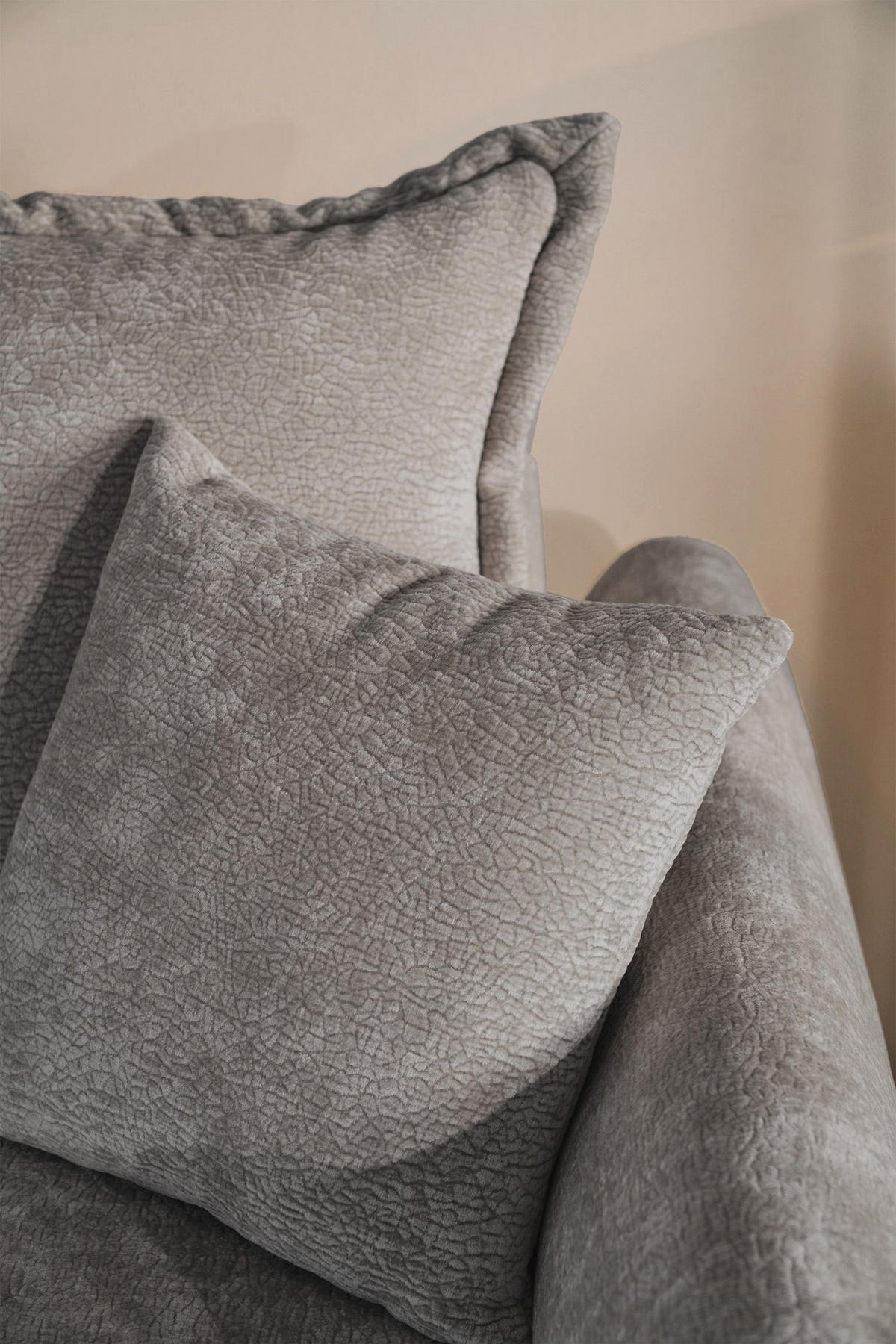ROHOVÁ SEDAČKA Cushi, pravý roh, šedá žinylka - šedá/černá, textil/plast (183/252cm) - Selsey