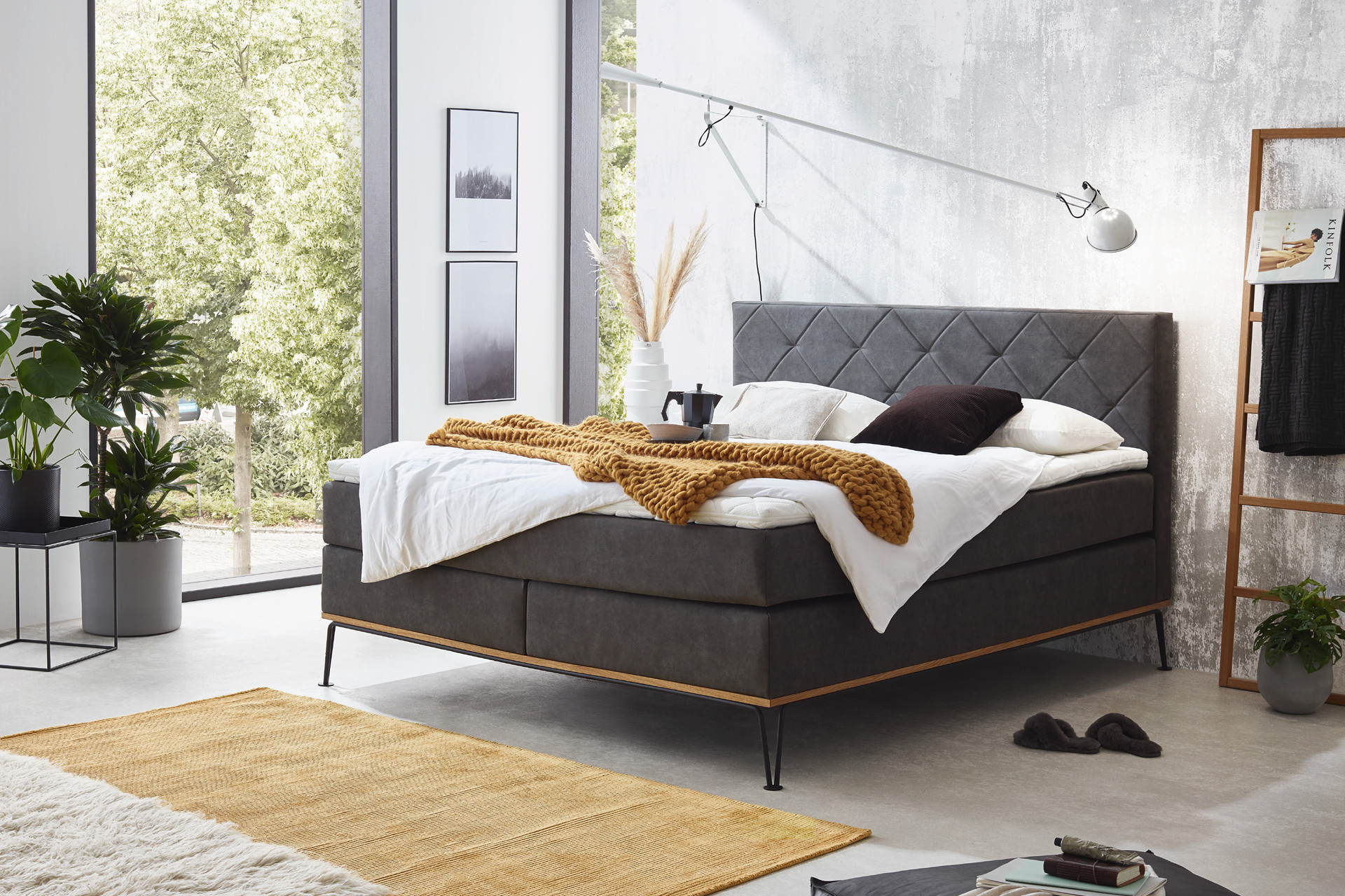 schlafzimmer-boxspringbett.png