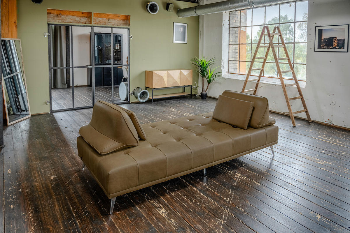 SOFA WIOLO Beige Leder - Beige/Silberfarben, Leder/Metall (240/83/110cm) - KAWOLA