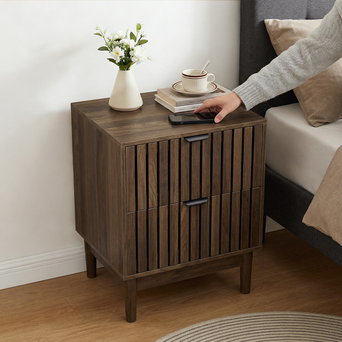NACHTTISCH aus MDF und Holzwerkstoff 45x39x56,5 cm Walnuss mit 2 Schubladen und offenem Fach im Lattenrost-Design - Walnussfarben, Holzwerkstoff (45/56.5/39cm) - Modfu