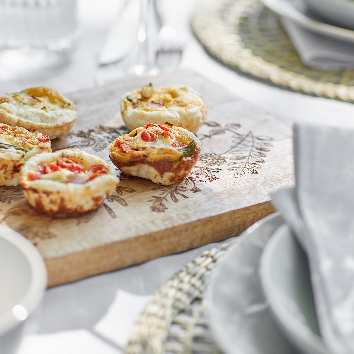 SCHNEIDEBRETT Fine Cut - Braun, Holz (22/48cm) - Butlers