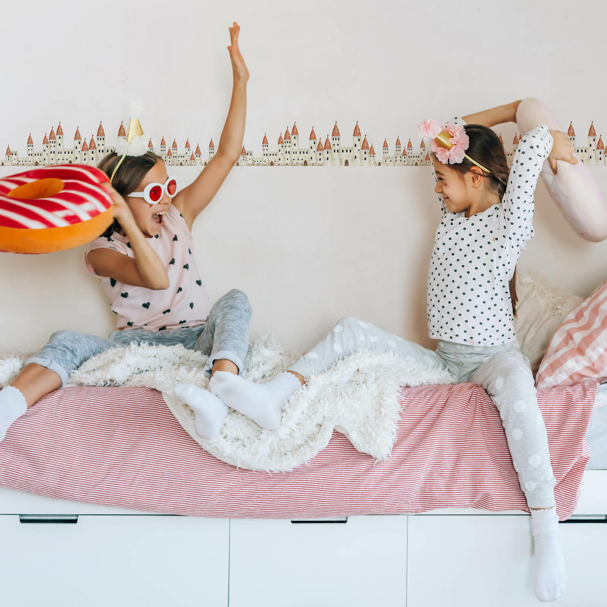 TAPETENBORDÜRE selbstklebend für Kinder Aquarelle SCHLOSS Märchen - Beige/Rot, Papier (10/300/300cm) - Muralo