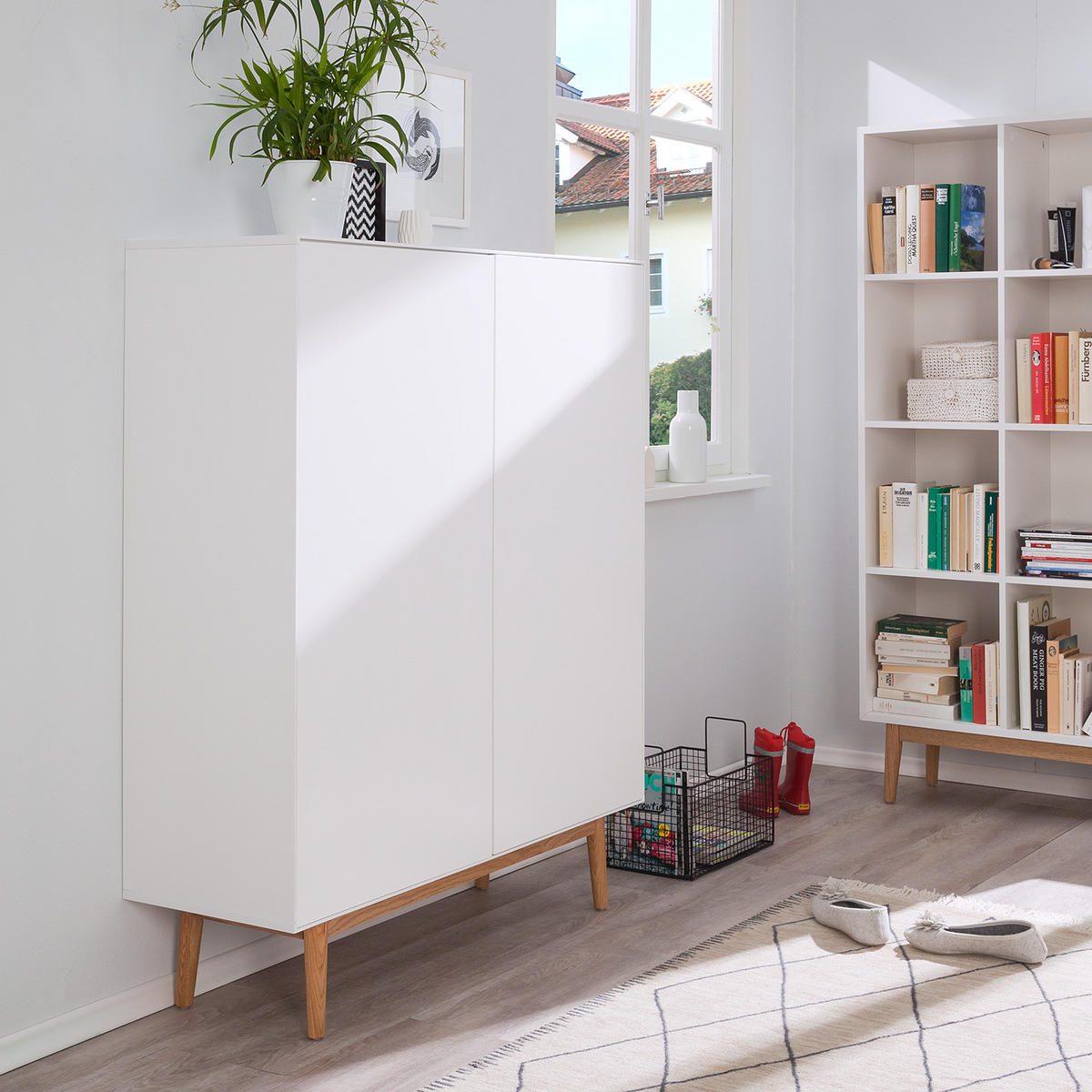 SCHUHKOMMODE mit 2 Türen - Eichefarben/Weiß, Holzwerkstoff (110/132/38cm) - home24