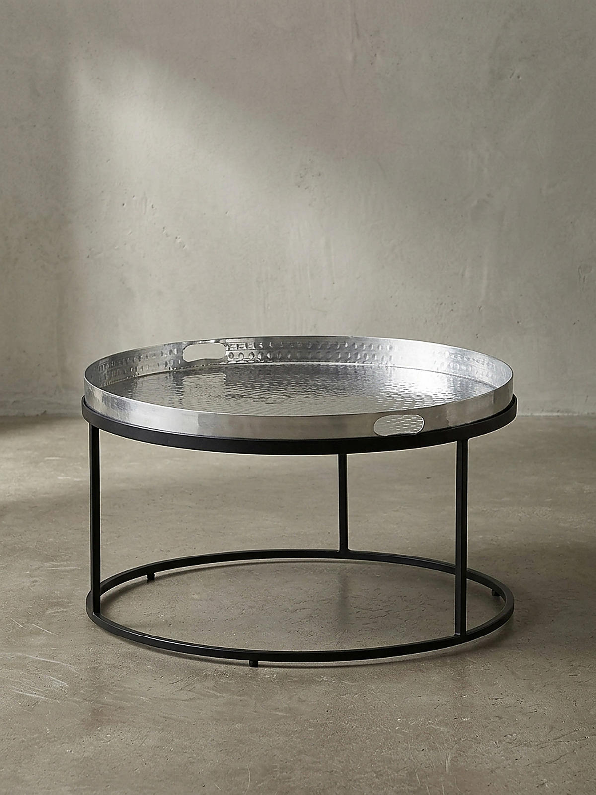 COUCHTISCH mit Hammerschlag-Struktur, abnehmbares Tablett, aus Aluminium und Eisen, Silber 62x62x36 cm - Silberfarben/Schwarz, Metall (62/62/36cm) - KADIMA DESIGN