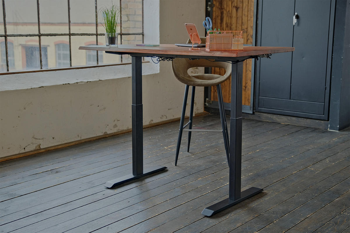 SCHREIBTISCH LORA elektrisch höhenverstellbar Nussbaum Dekor Akazie - Nussbaumfarben/Schwarz, Holz (180/90/72cm) - KAWOLA