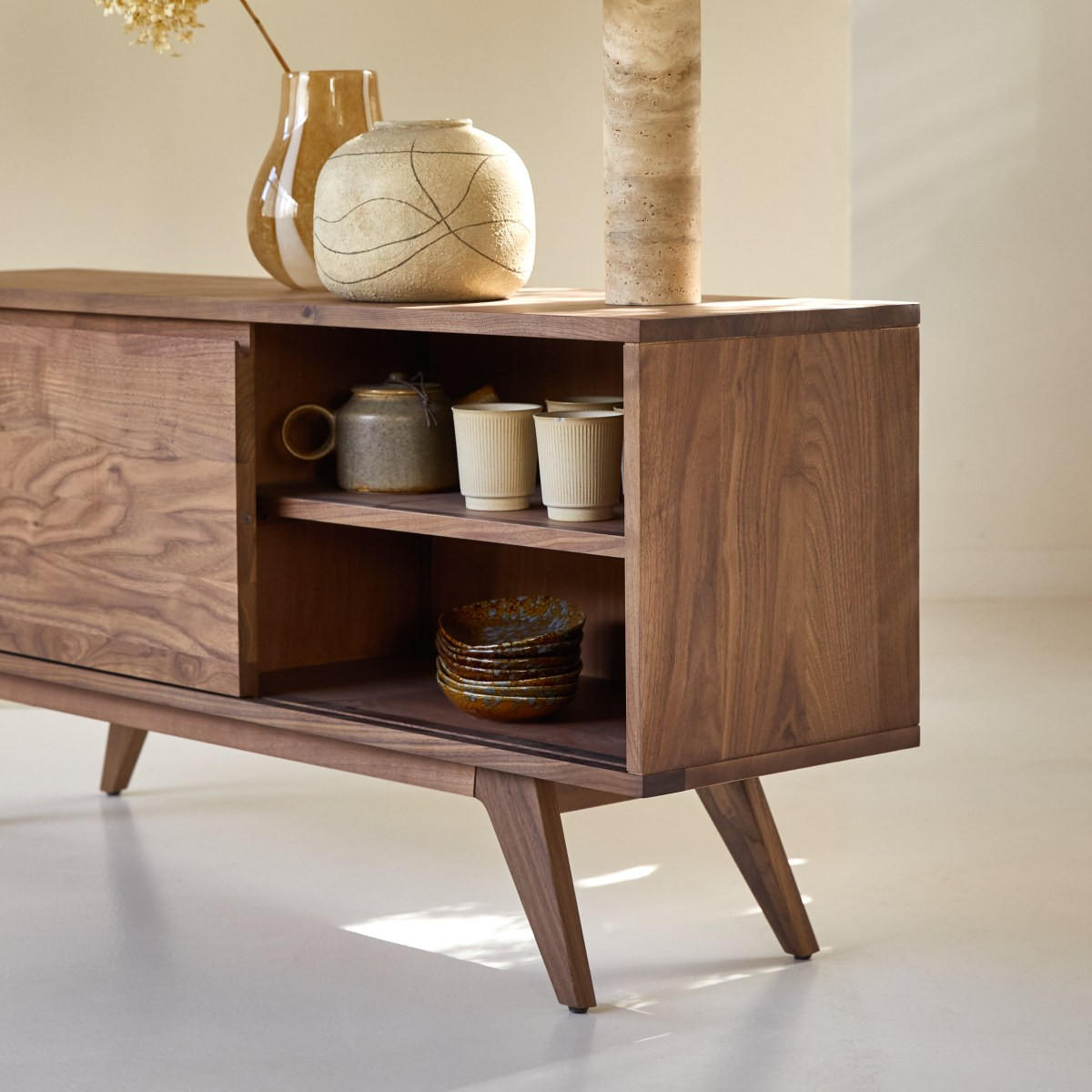 SIDEBOARD Esmée Braun aus Walnuss - Braun, Holz (130/60/35cm) - Tikamoon