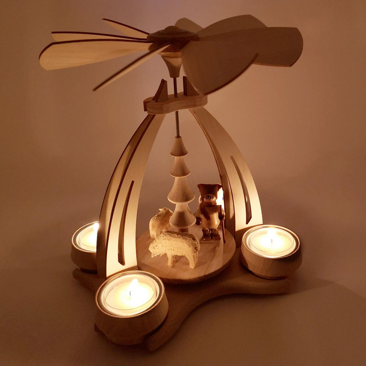 TISCH-PYRAMIDE Schafe Schäfer 14/18/24 cm - Multicolor, Holz (0.1/24/0.1cm) - Dekoteam24