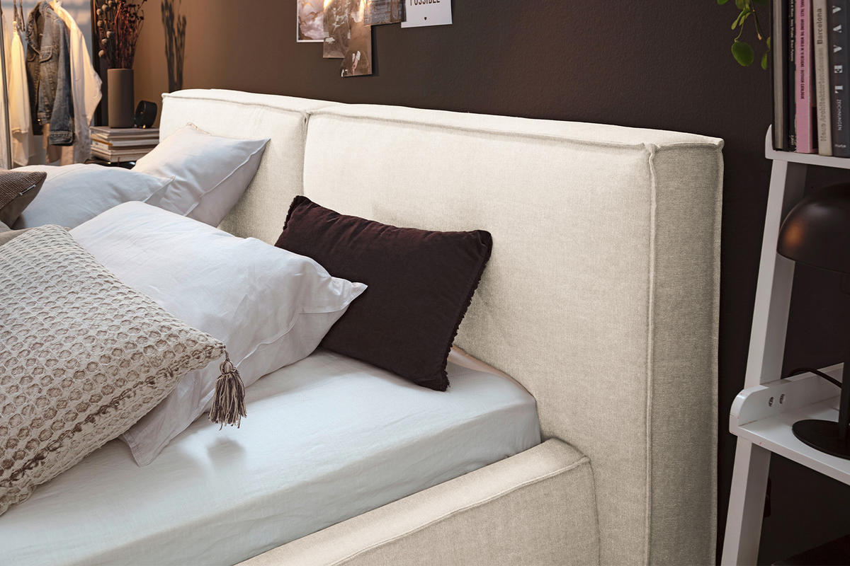 POLSTERBETT CARLO Cremeweiß Massivholz - Creme, Textil (160/200cm) - KAWOLA
