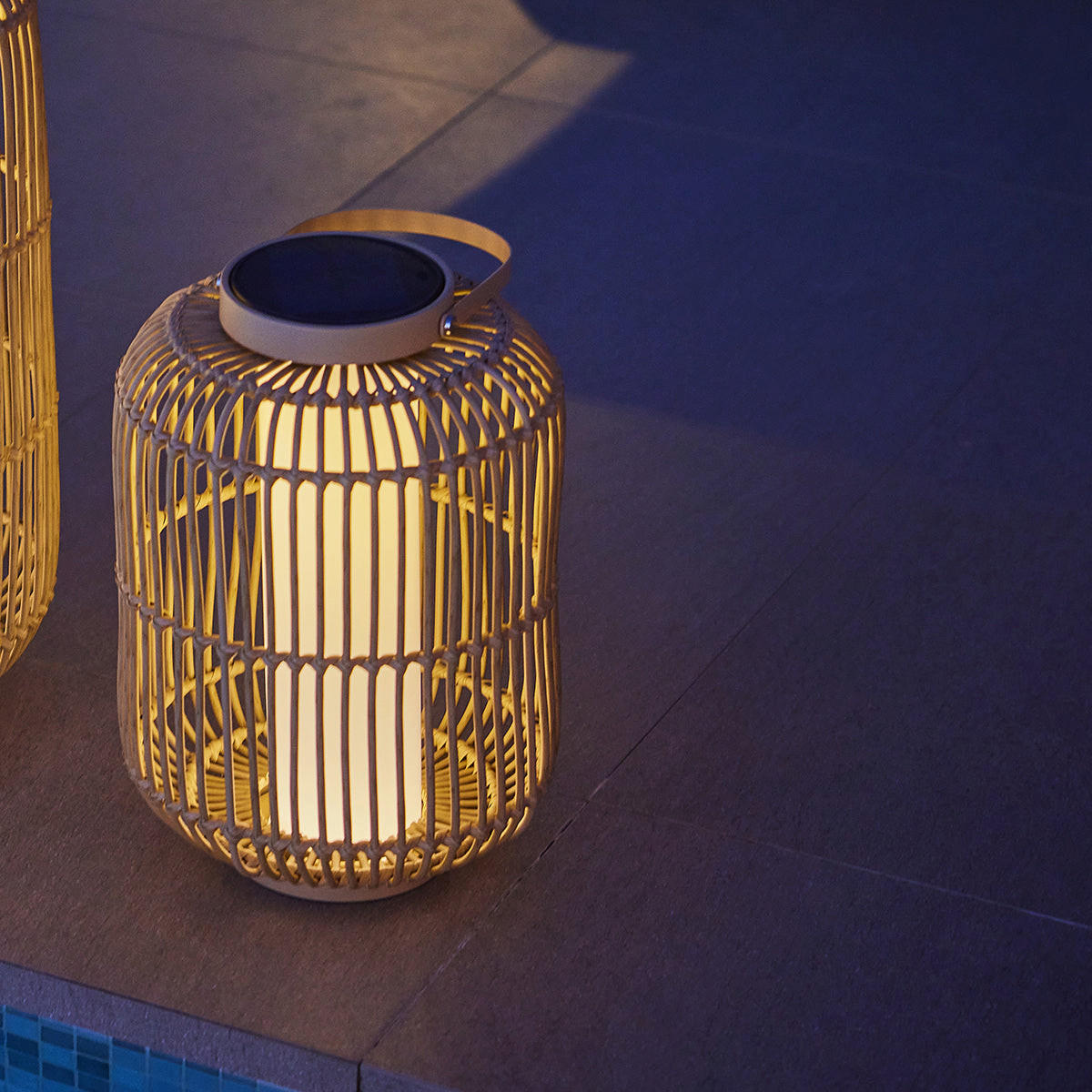 MARIEL 40CM Batteriebetriebene Solarlaterne - Beige, Naturmaterialien (27/27/40cm) - Lumisky