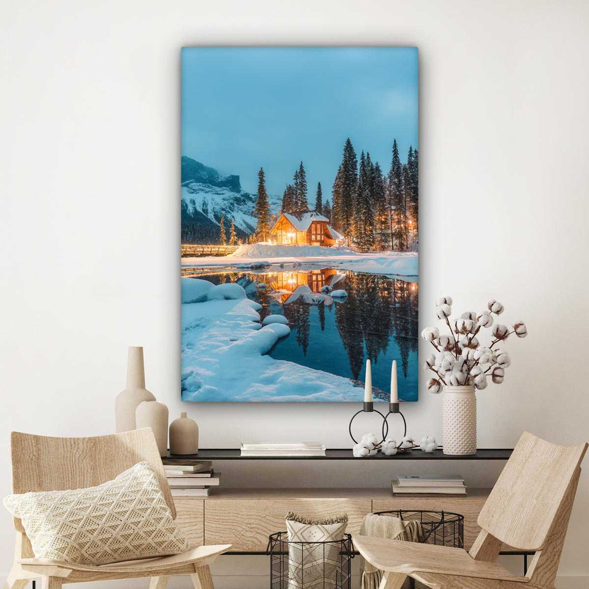 LEINWANDBILD Winterlandschaft - Natur - Haus - Berge - Schnee Deko Groß 90x140 cm - Hellblau, Textil (90/140cm) - MuchoWow