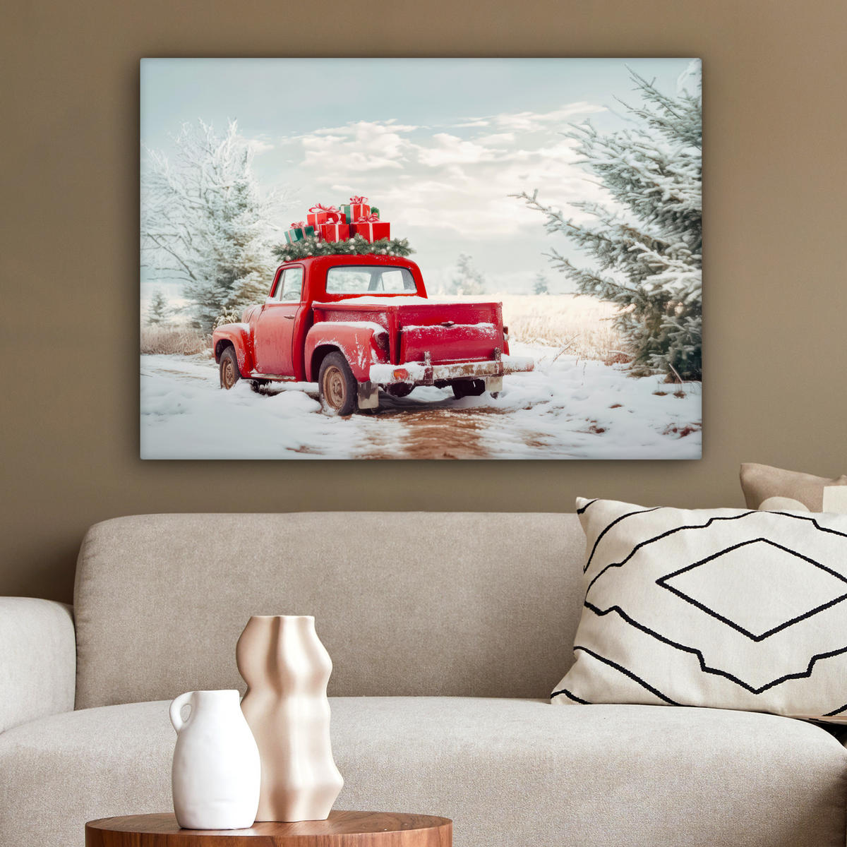 LEINWANDBILD Auto - Rot - Geschenke - Winter - Schnee - Weihnachten Wandbilder 80x60 cm - Rot, Textil (80/60cm) - MuchoWow