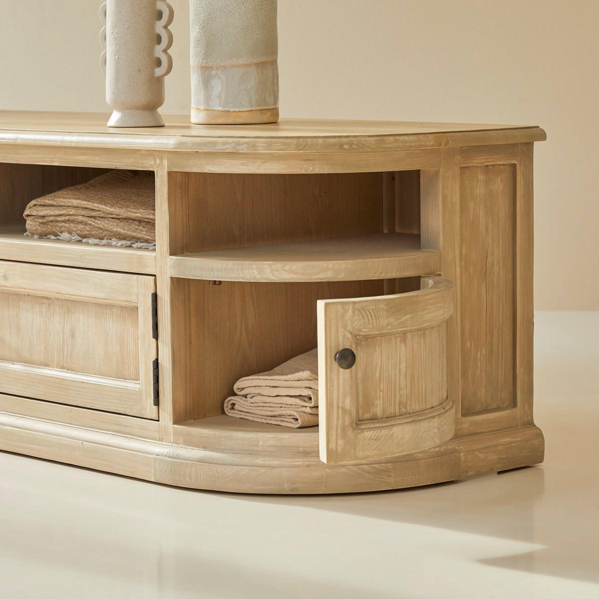 TV-SCHRANK Celeste Natur aus Pinie - Naturfarben, Holz (180/50/50cm) - Tikamoon