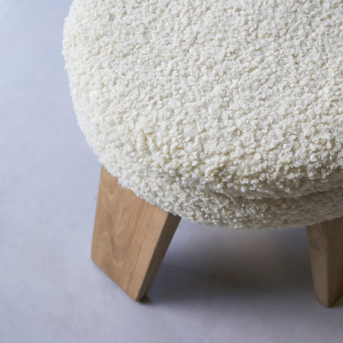 HOCKER Mattak Weiß aus Stoff - Weiß, Textil (50/40/50cm) - Tikamoon