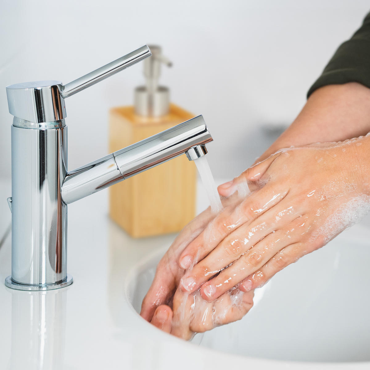 SEIFENSPENDER - Hellbraun, Holz/Kunststoff (6.5/17.5/6.5cm) - Relaxdays