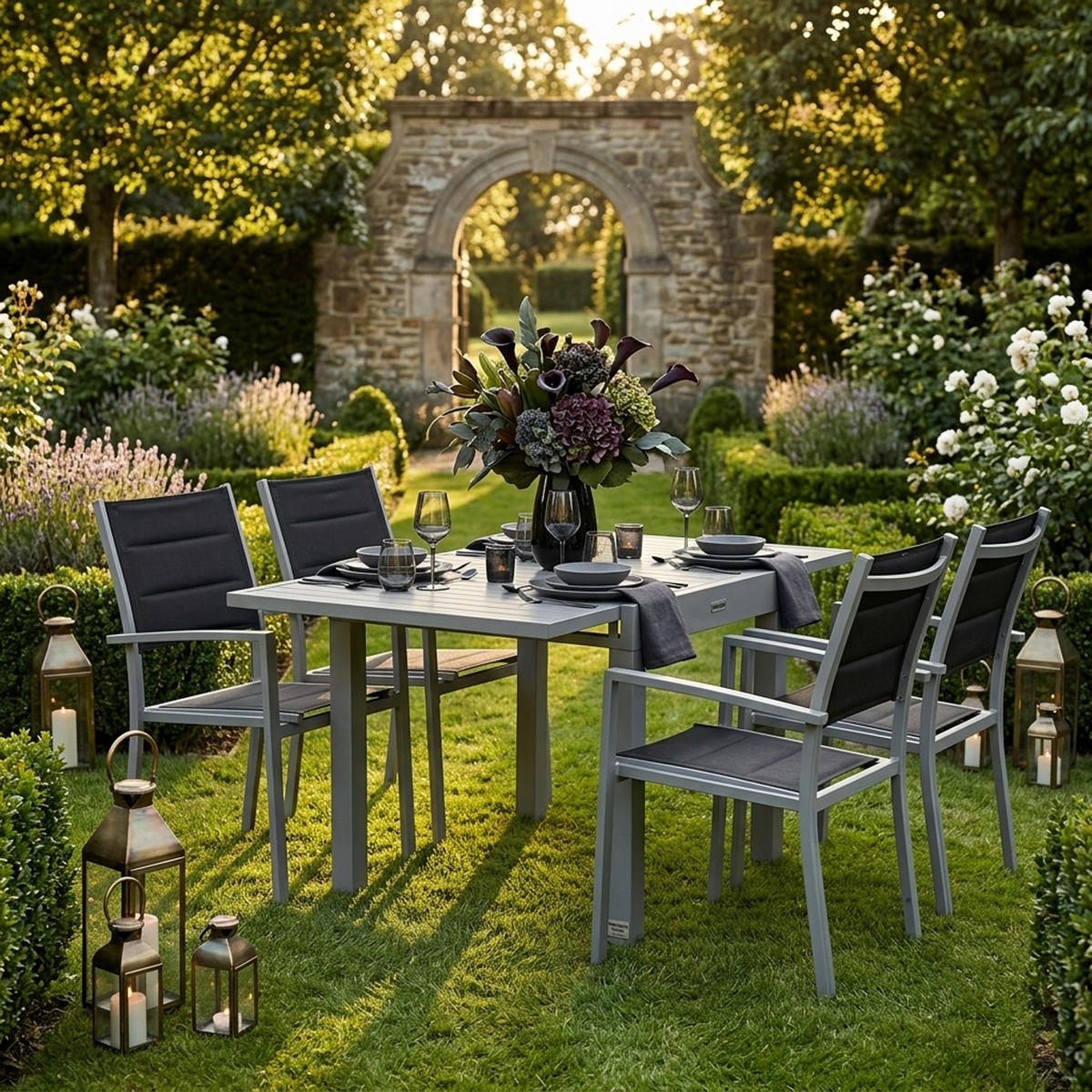GARTEN-GARNITUR Ashford - 5-teilige Garten-Essgruppe (4x Sessel Aluminium silbergrau + Textilgewebe gepolstert schwarz - Schwarz, Metall - TPFGarden