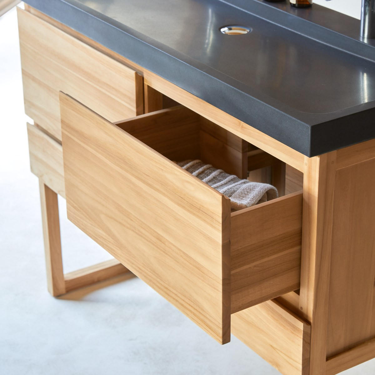 BADEZIMMERMÖBEL Edgar Natur aus Teak - Naturfarben, Holz (120/94/46cm) - Tikamoon