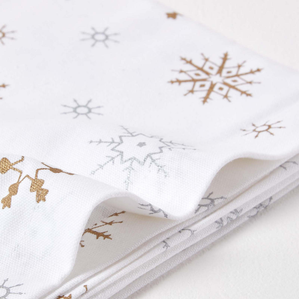TISCHDECKE Weihnachten, weiß-gold mit Schneeflocken, 137/137 cm - Weiß, Textil (137/137cm) - Homescapes