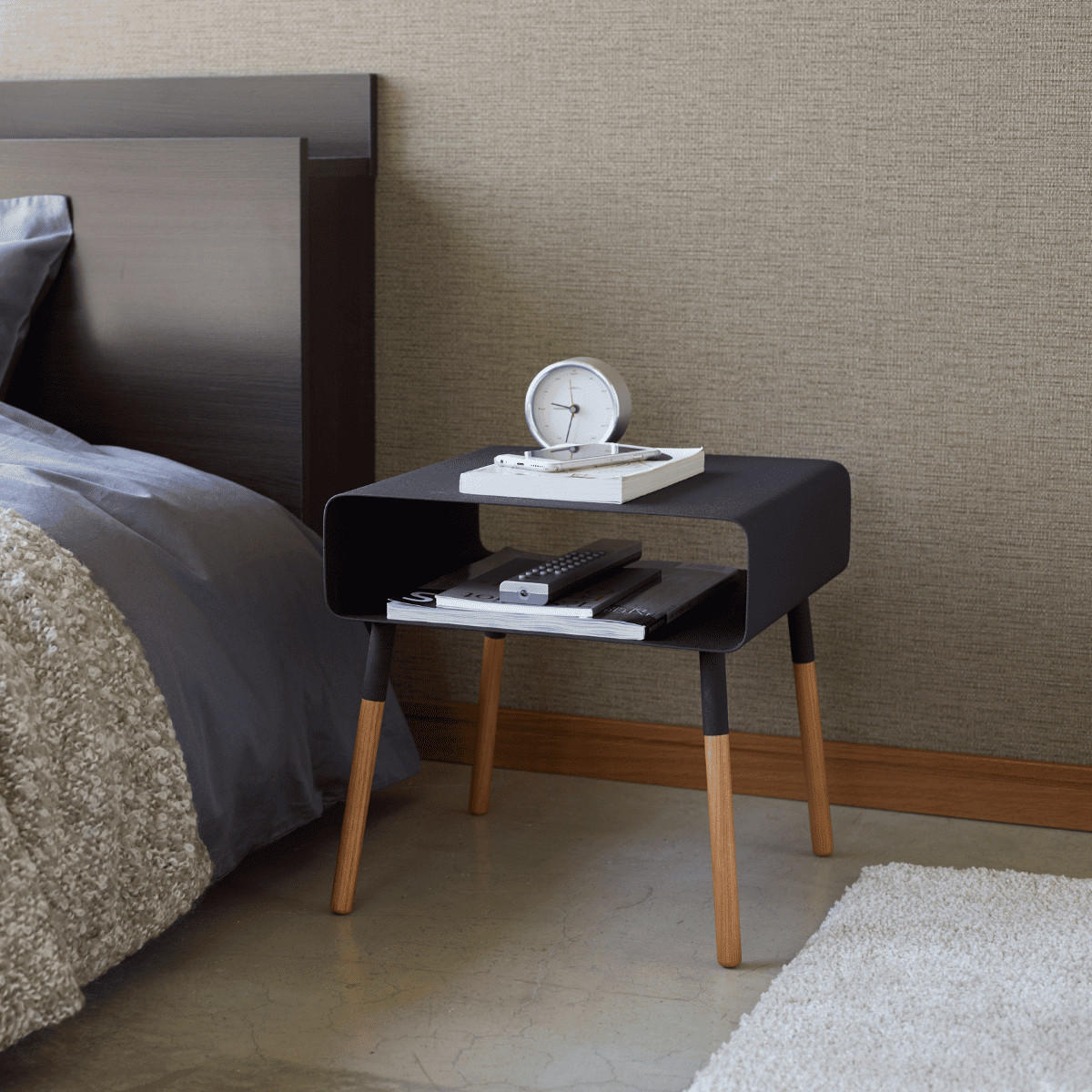 BEISTELLTISCH Plain schwarz 35/35/35 cm mit Ablage - Schwarz, Holz/Metall (35/35/35cm) - Yamazaki