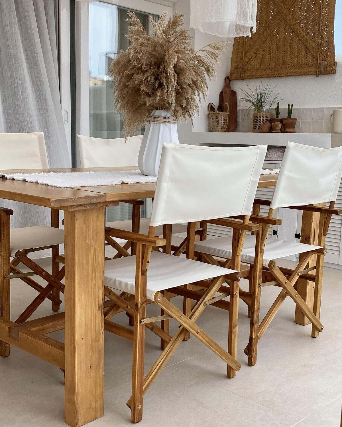 GARTENSTUHL 2er-Set Akazienholz hellbraun Auflagen cremeweiß Cine - Hellbraun/Weiß, Holz (50/91/50cm) - Beliani