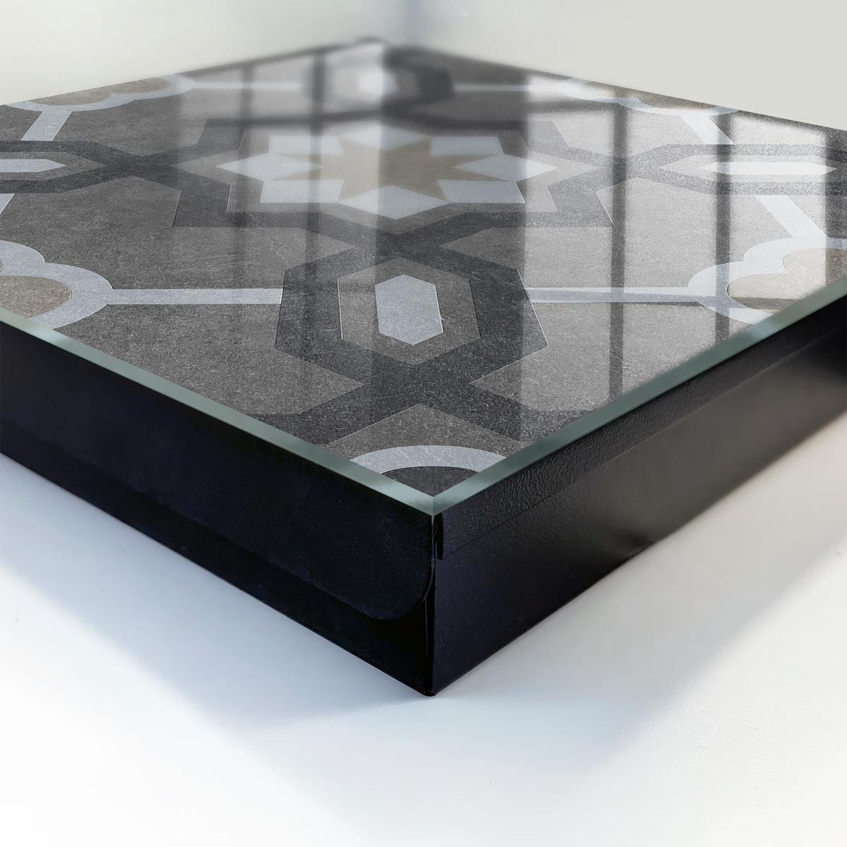 SCHLÜSSELBOX Schwarz 30x30 cm- Türöffnung nach rechts - Geometrische Eleganz - Grau, Metall (30/30/5cm) - TULUP